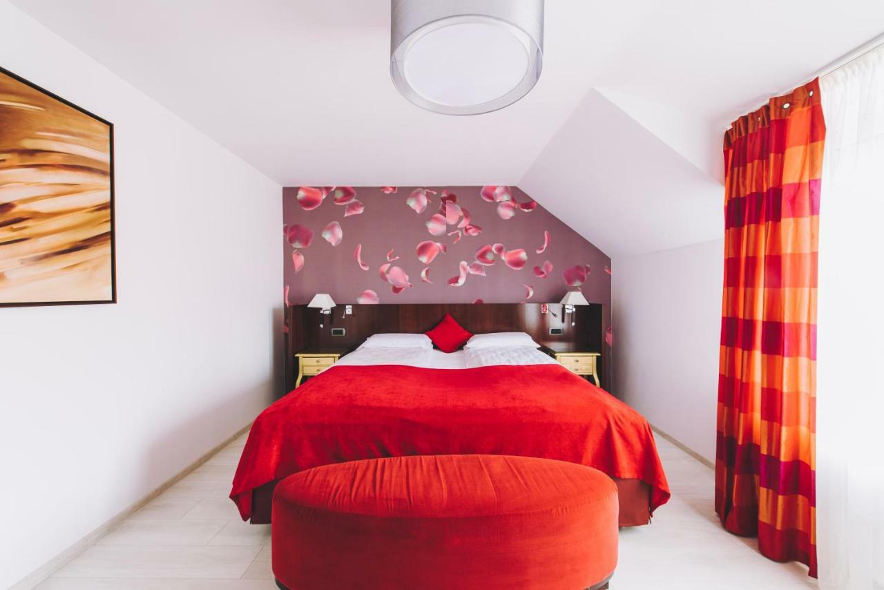 Derby Apart Hotel Alba Iulia Exterior foto