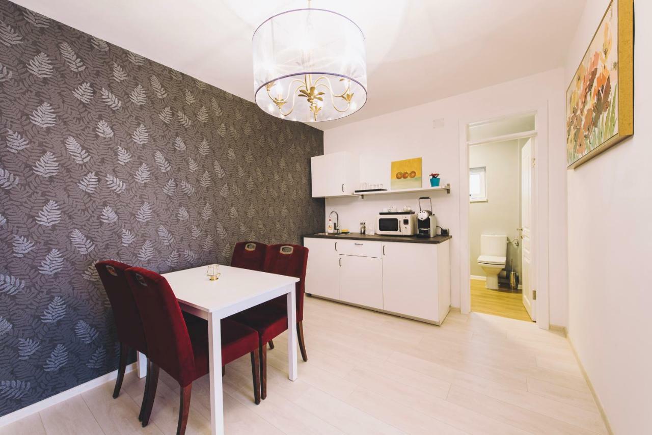 Derby Apart Hotel Alba Iulia Exterior foto